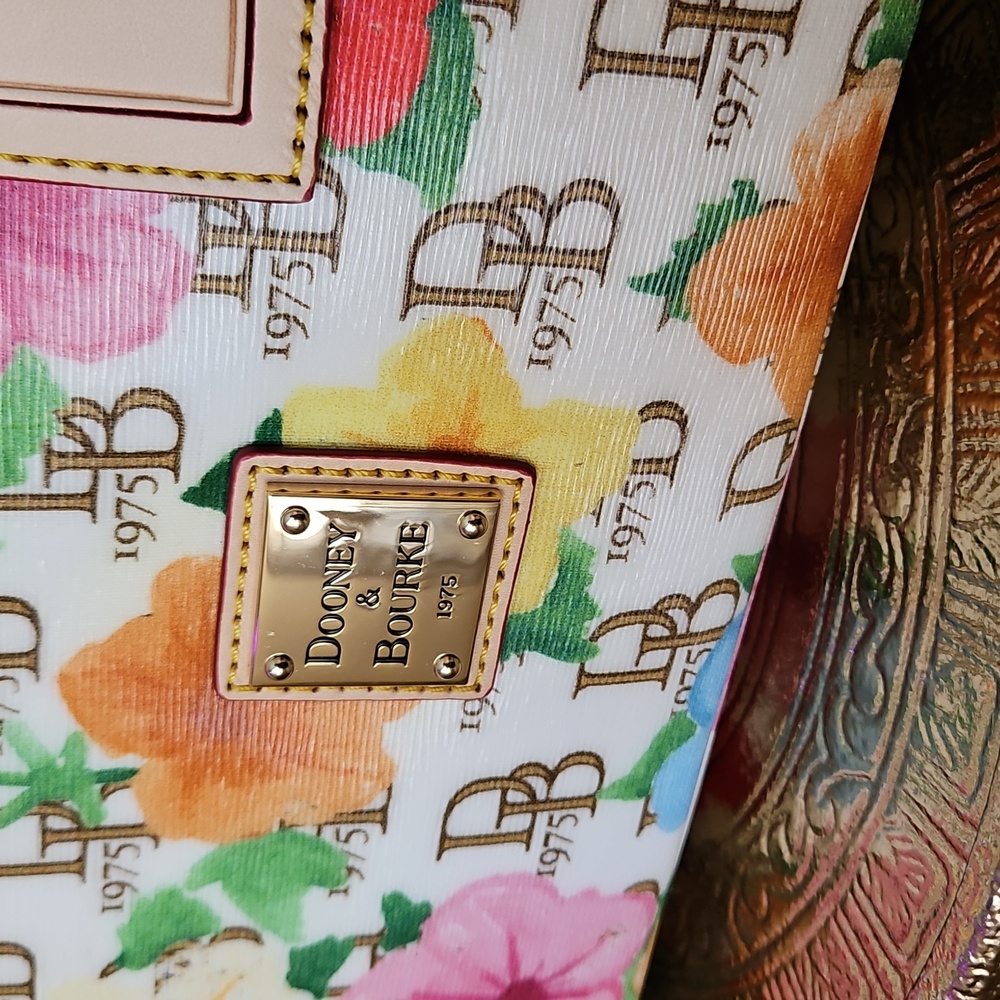 5Pcs Dooney & Bourke Coated Cotton Floral Print Janine Satchel w/Accessories - Picture 3 of 11